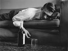 ПЬЮ В ОДИНОЧЕСТВЕ ВИНО