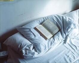 Мужики её стихи слушали в постелях