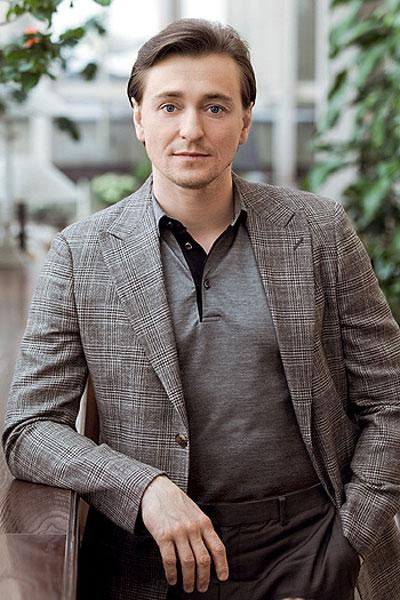 Худруку Московского Губернского театра (Сергею Безрукову)