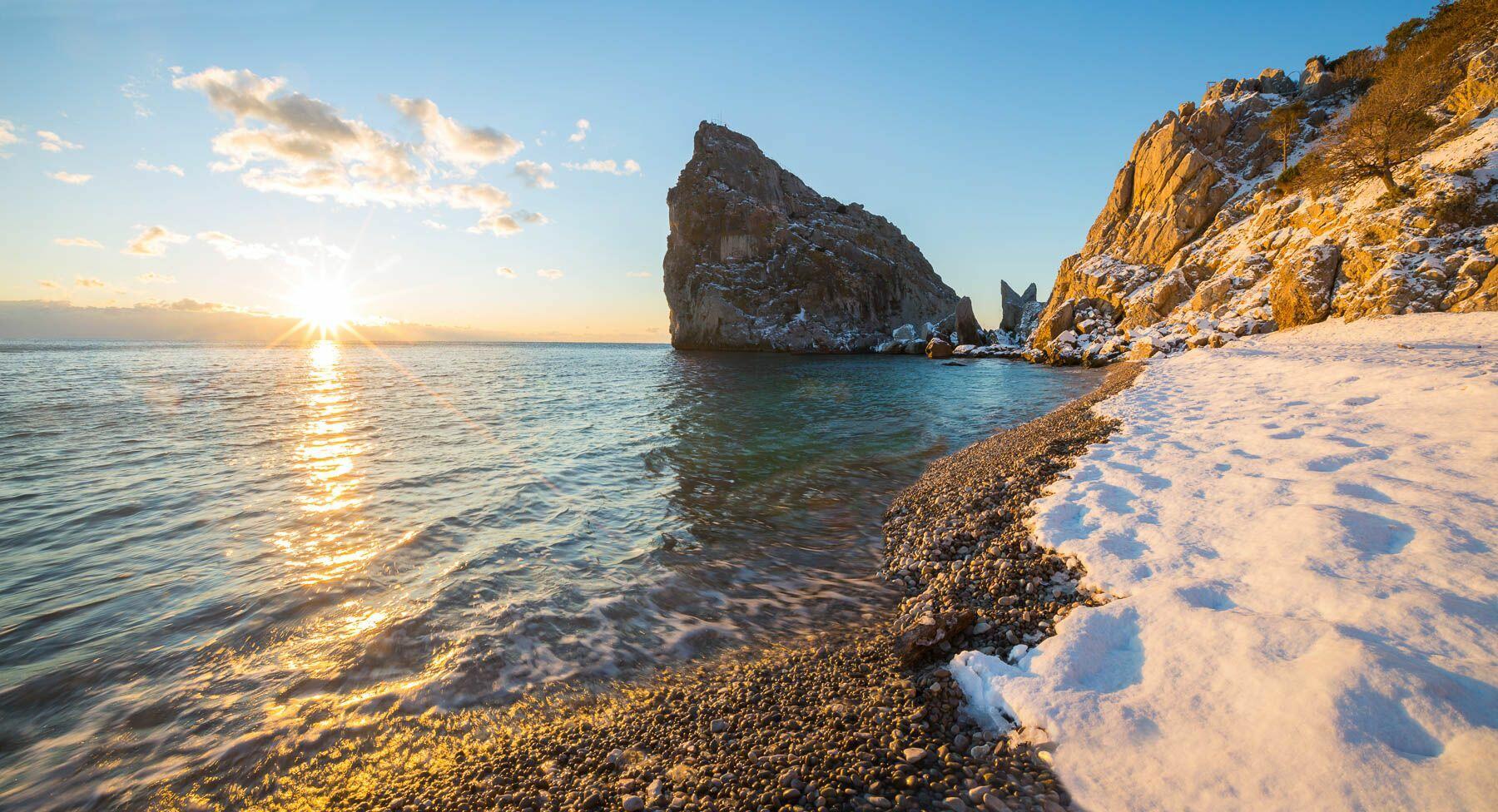 Любовью вдохновенной имя...  Крым, Бахчисарай - А. С. Пушкин.