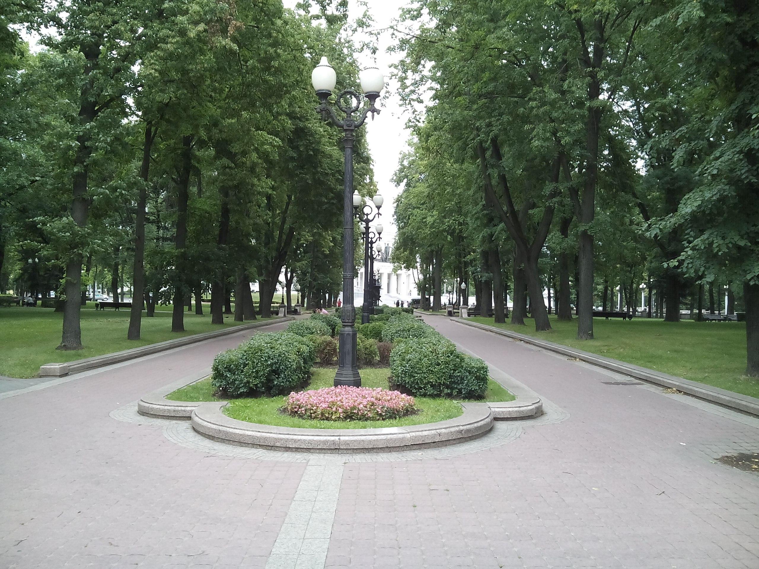 Опустевший бульвар