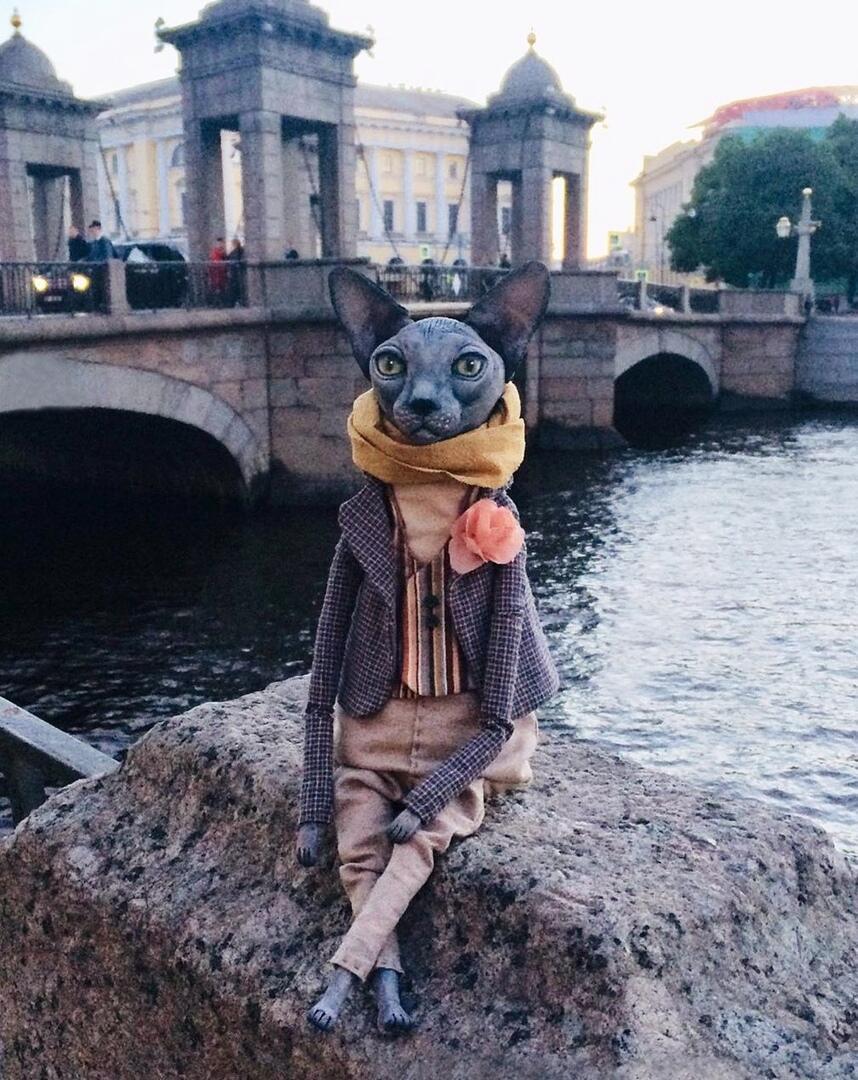 А где то рядом пролили на рельсы масло...