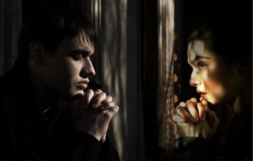 Я глаза закрываю...