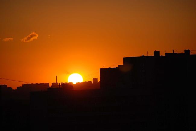 Двенадцать…час…