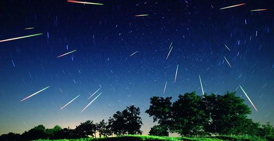 В печальный месяц падающих звёзд...