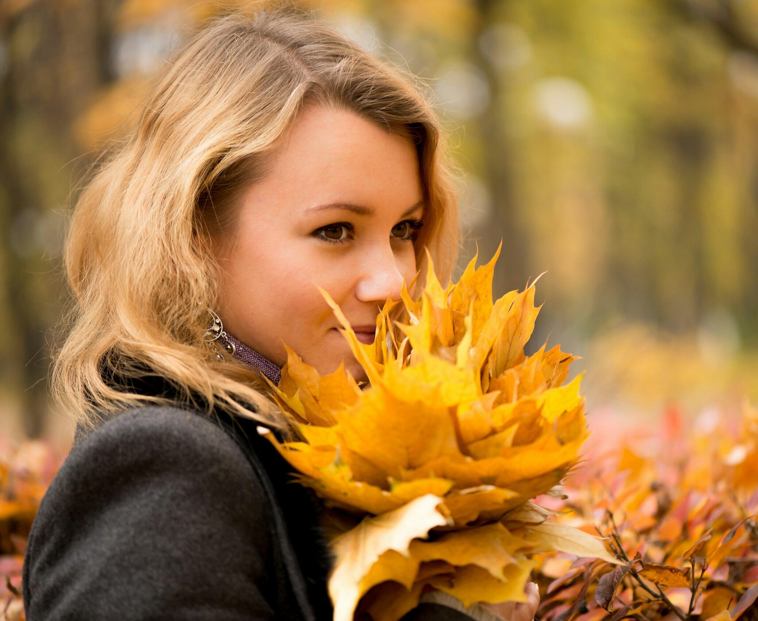 СОБЕРЁМ БУКЕТ ОСЕННИХ ЛИСТЬЕВ