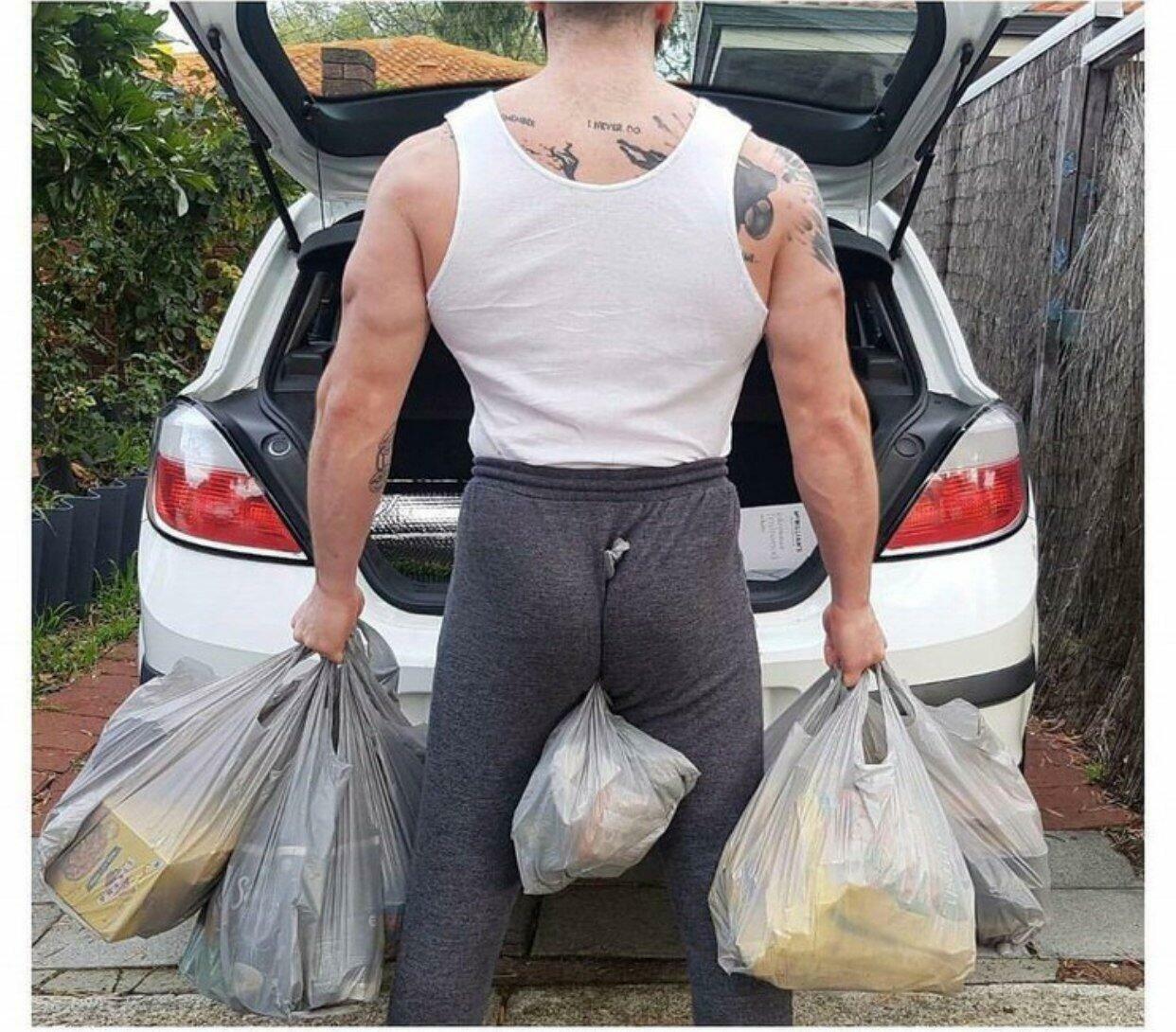 ПОЖАЛЕЛ ЧТО НЕТ ХВОСТА - (с улыбкой)