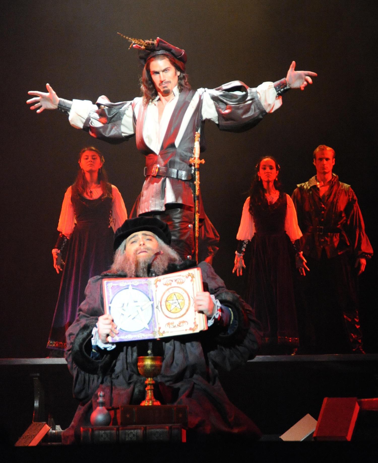 ОТЗЫВ НА СТИХ "МЕФИСТОПОЛЬ" ЛЮДМИЛЫ УВАРОВОЙ