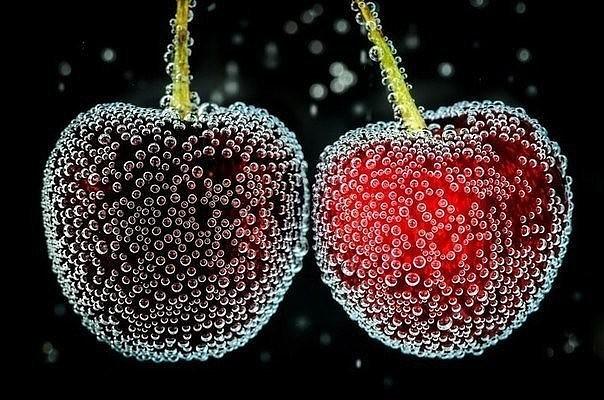 Жизнь без любви банальна.