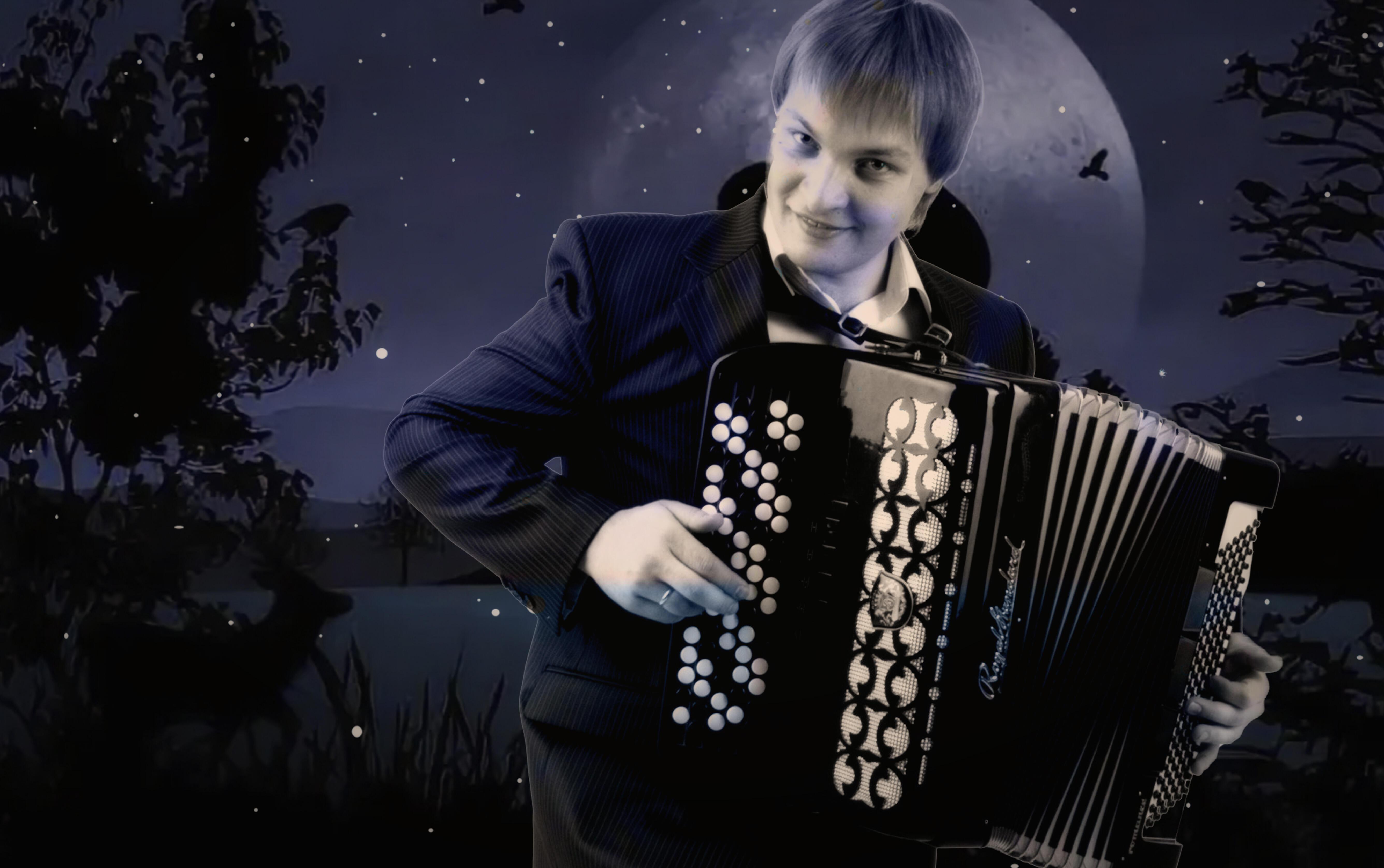 Вышел месяц, вышел пьяный