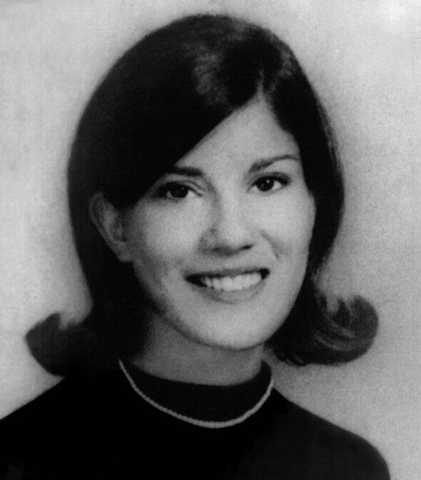 Цветы лучше пуль. Евгений Евтушенко. Декламация  