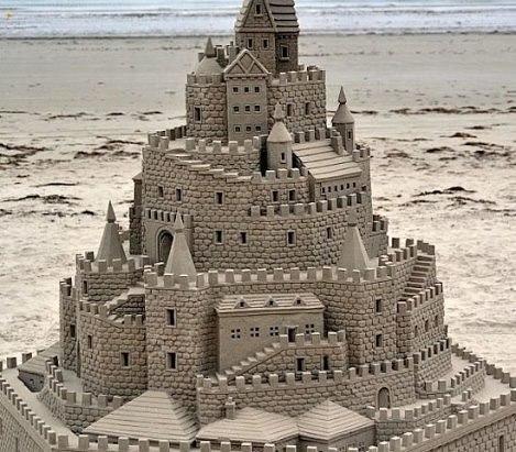 Мы строим замки из песка
