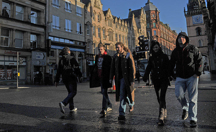 ЗДРАВСТВУЙТЕ ПРОХОЖИЕ !