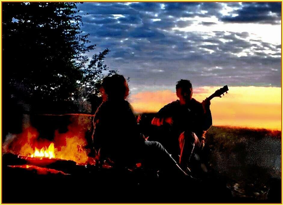 Дым костра опять создаёт уют