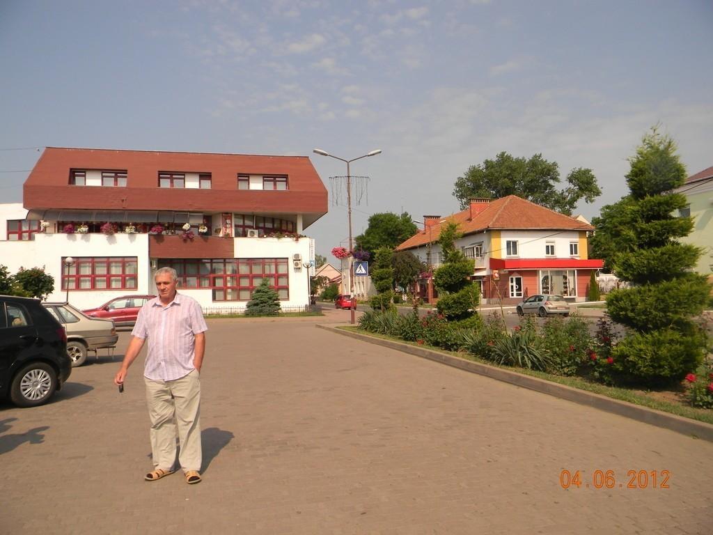 И всё-таки Землю вращают мужчины ...