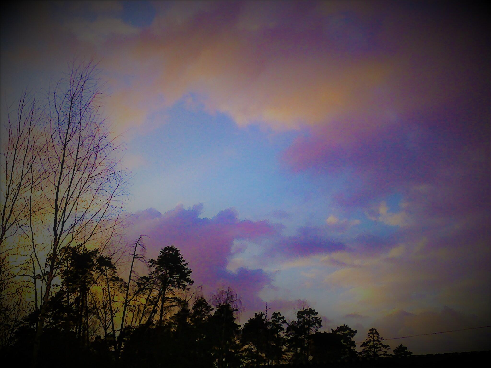 Небо в ожогах...