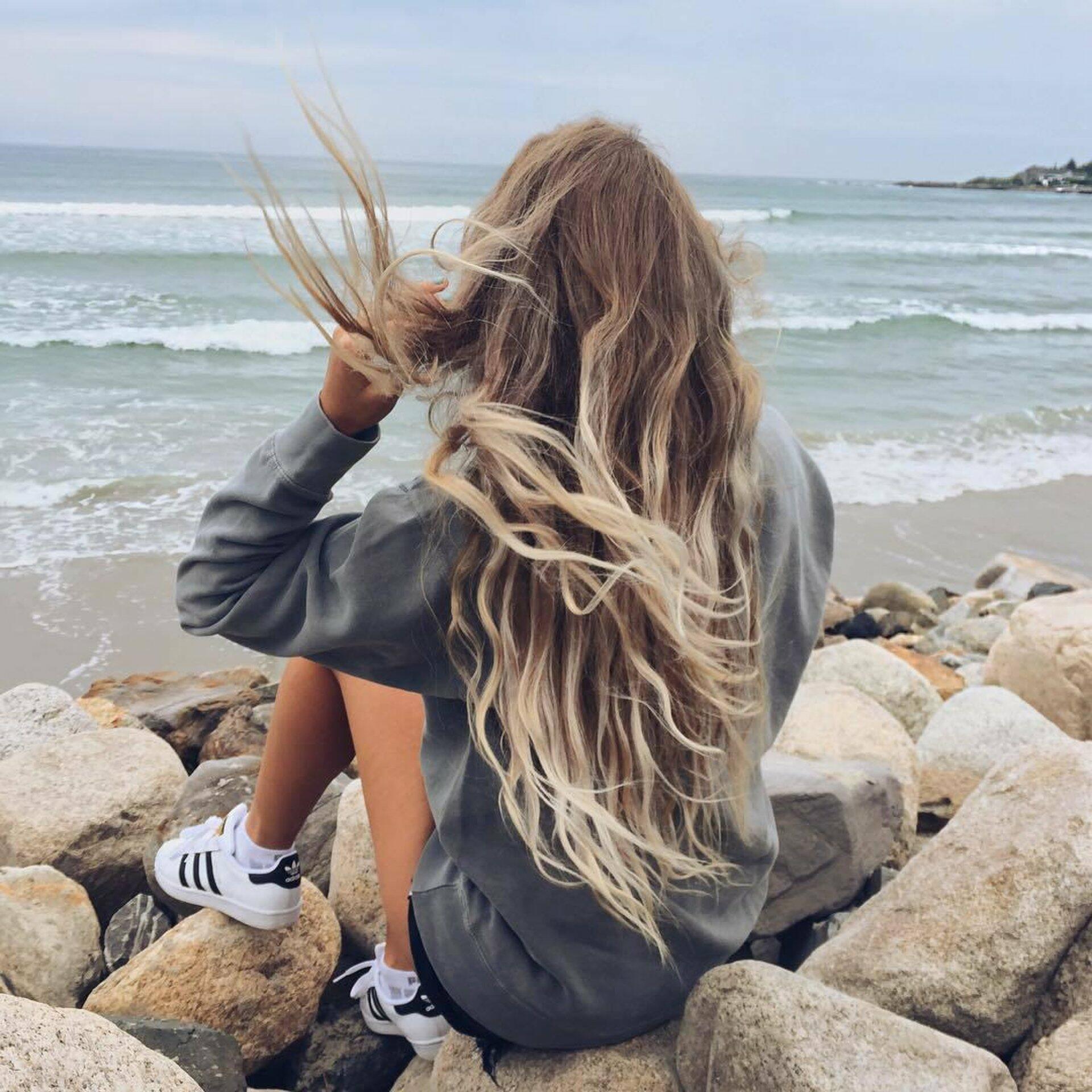 В МЕЧТАХ НА ГРЕБНЕ В ПЕНЕ ВОЛН