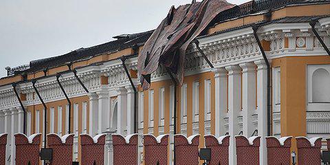 Над столицей небо потемнело...