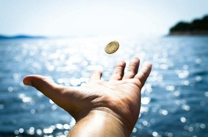 8 февраля - День подбрасывания монетки