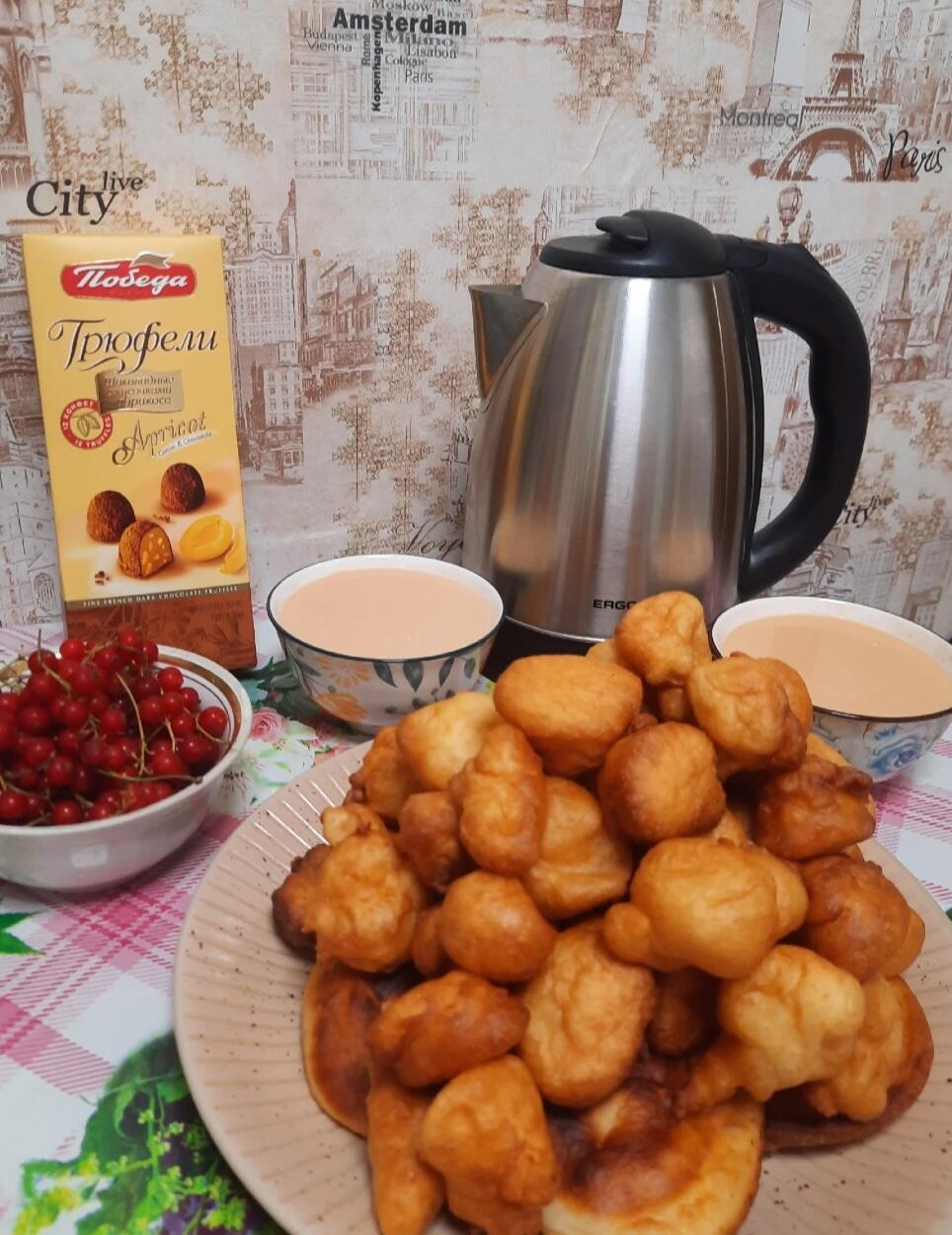 Разговор двух женщин. За чашкой чая.