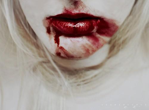 они манят и съедают