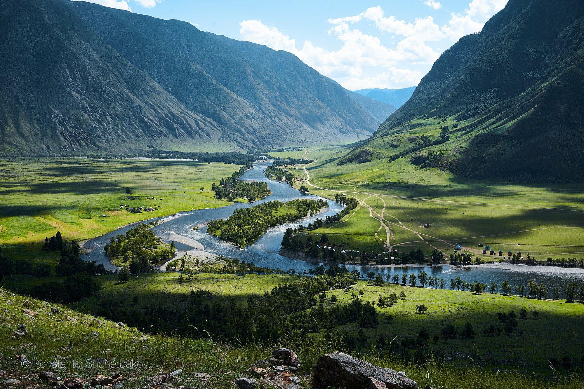 Межгорная долина это. Долина Чулышман горный Алтай. Долина реки Чулышман Алтай. Река Чулышман горный Алтай. Долина Чулышман горный Алтай июнь 2023.