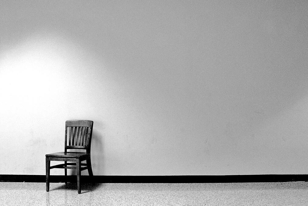 Она остается со мной .