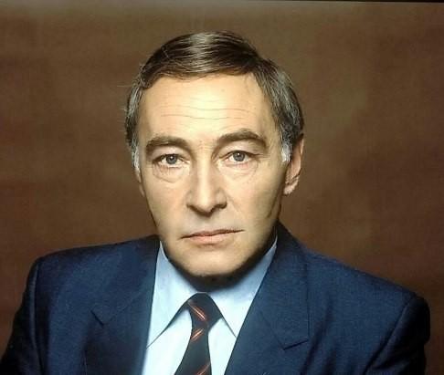 Вячеславу Тихонову.