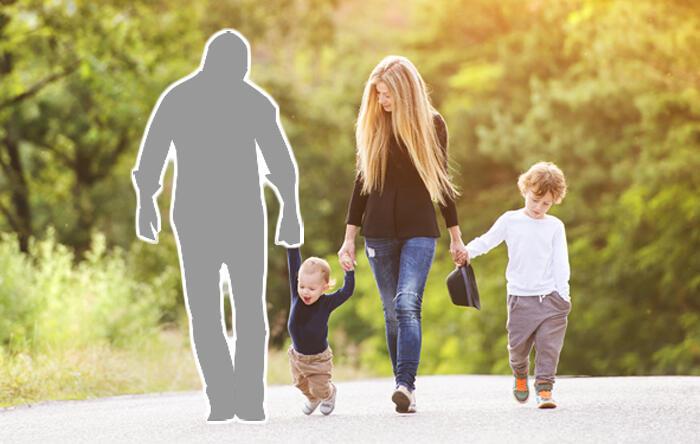 Кровати заскрипели