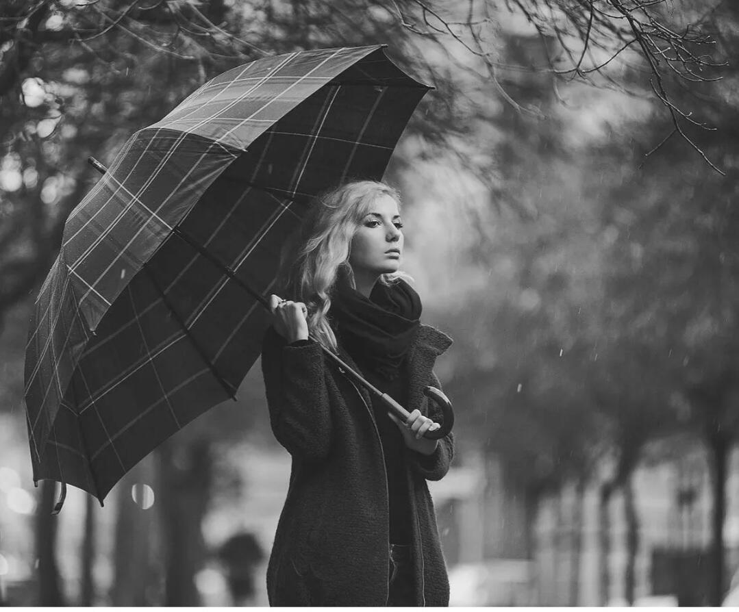 Я тебя придумала случайно..