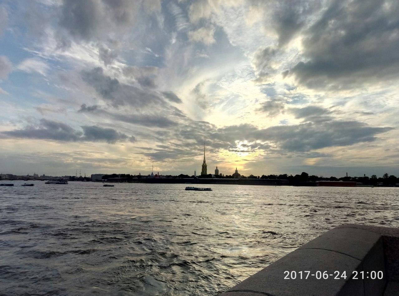 От моста до моста, от реки до Невы...