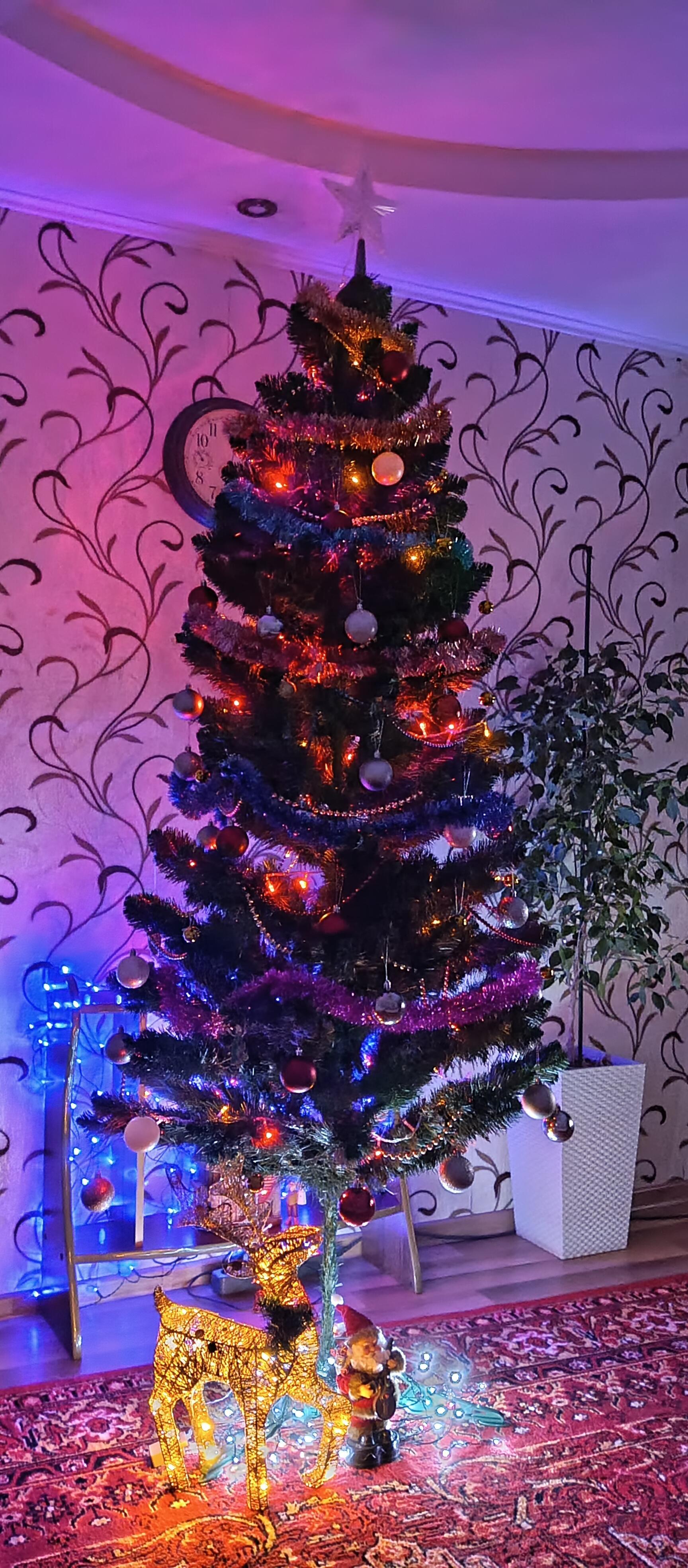 Машинка, телескоп, индейское копьё