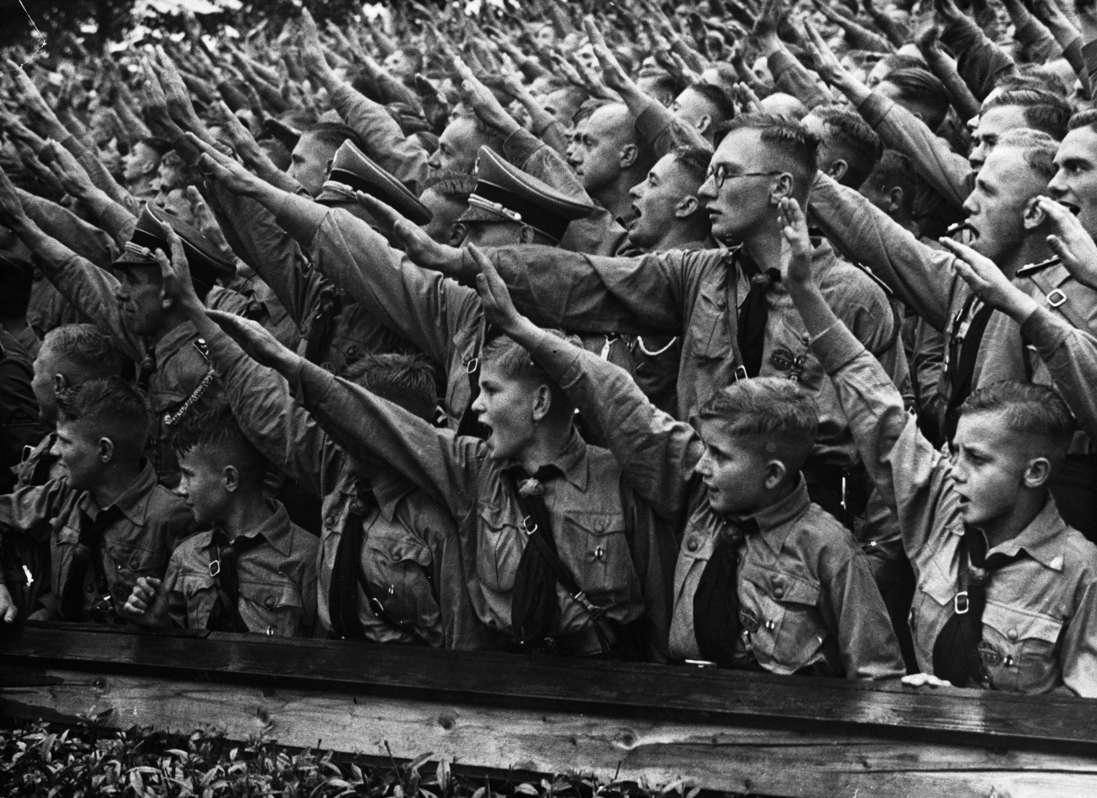 Фашистское общество. Триумф воли Гитлерюгенд.