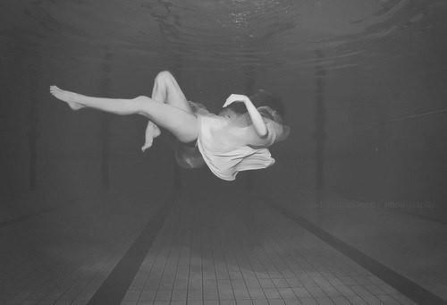 лишь бы коснуться дна.