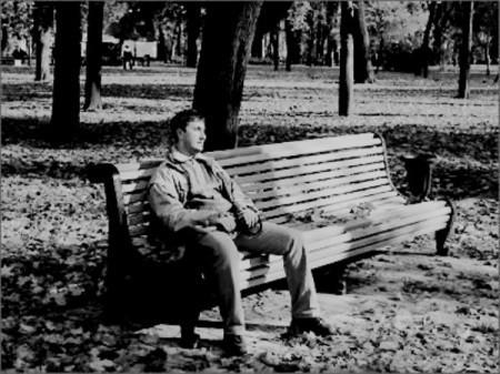 Сижу на скамейке в Аллее