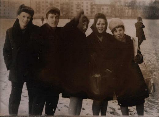 КАК  РАДОСТНО  ГУЛЯЛОСЬ  НАМ