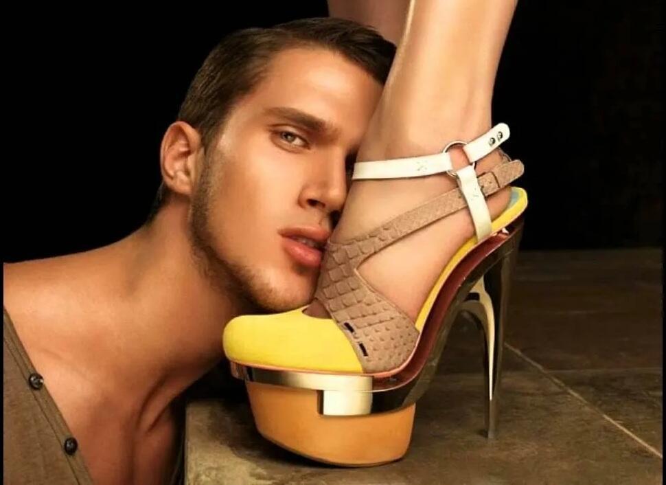 Подкаблучник