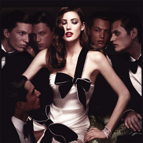 Давно не страшно нам предстать раздетым