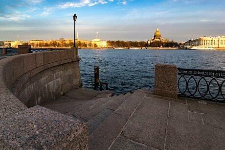 ВЗГЛЯД ИЗ ОКНА