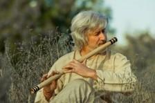 *** Человек играл на флейте