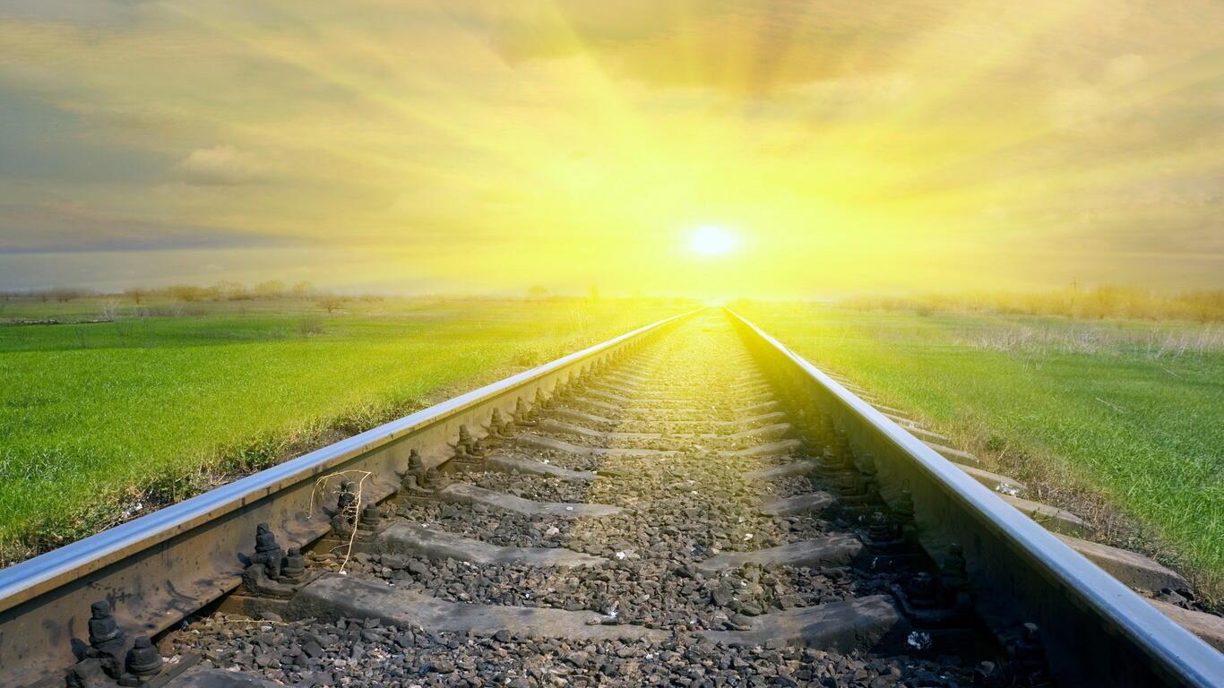 Поезда идут к солнцу