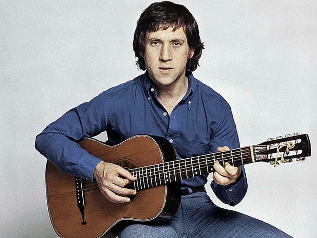 У неё всё своё - и бельё и жильё  -  ВЛАДИМИР ВЫСОЦКИЙ