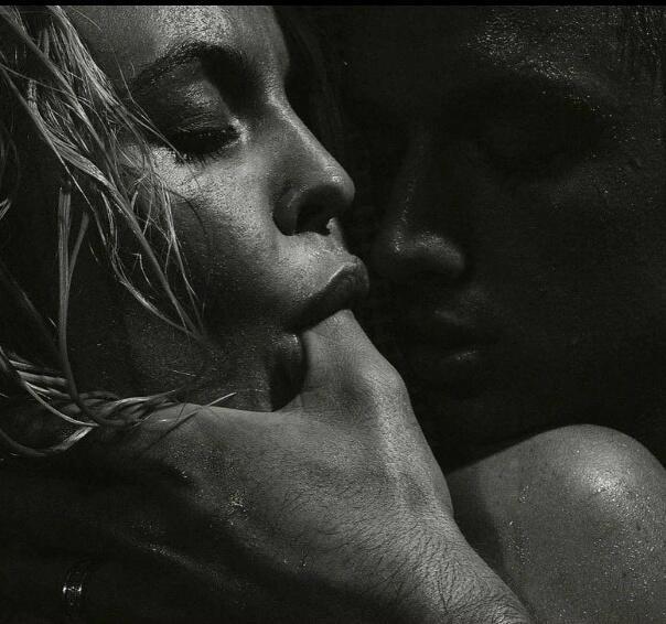 В твоих объятиях