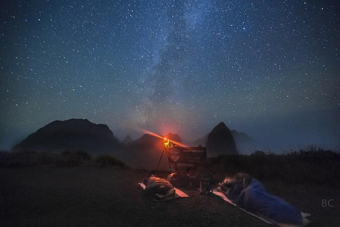 Палатку украли.