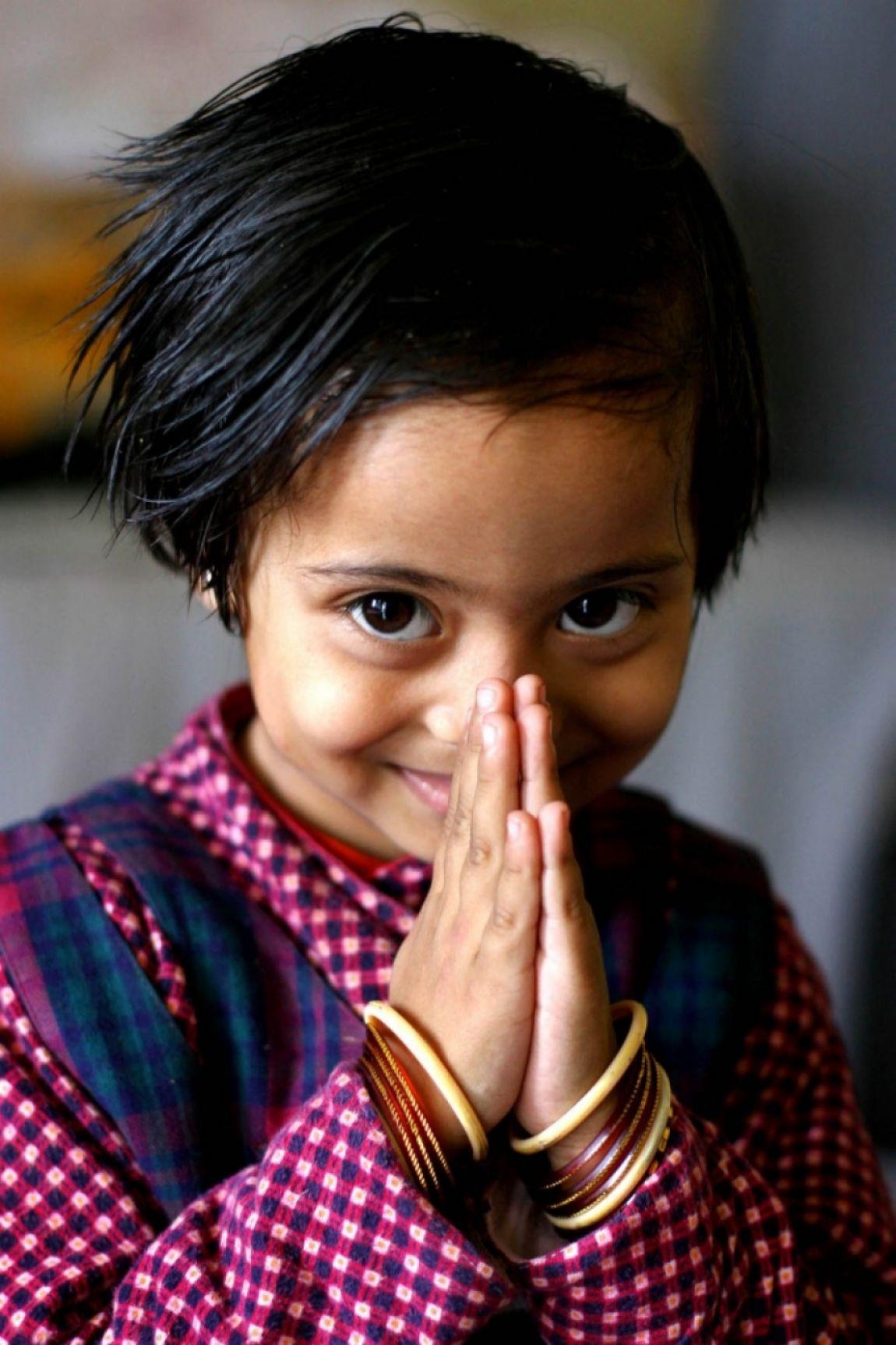 Намасте индия. Индийское Приветствие Намасте. Необычные дети. Необычные красивые дети.