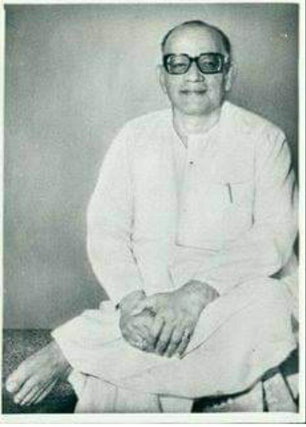 Моему Гуру Шри Шри Анандамурти