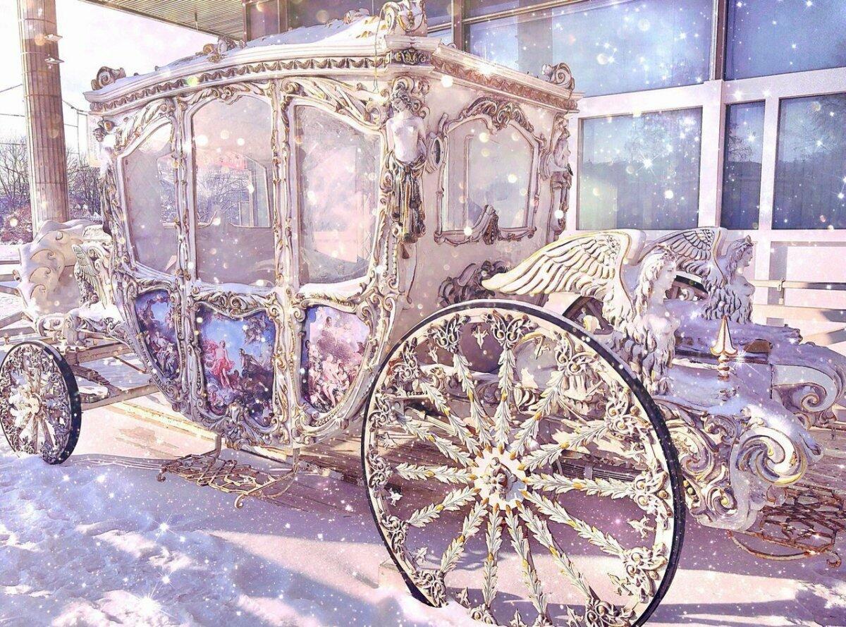 А  МЕТЕЛЬ  СО  МНОЙ  ШУТИЛА