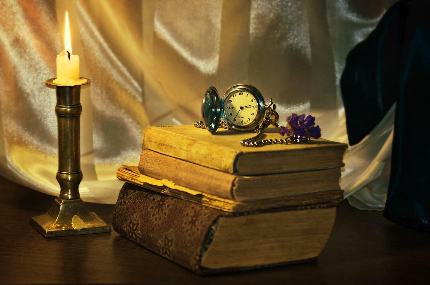 ТРИ  СТАРИННЫХ  КНИГИ