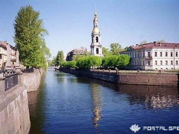 По набережной реки Фонтанки. (зарисовка)