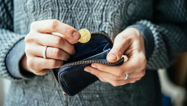 Любовь или достаток